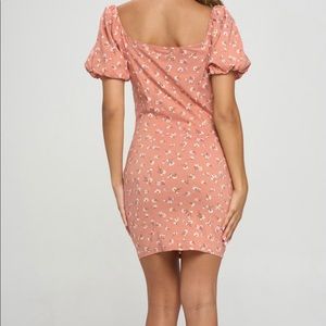 Floral Puff Mini Dress 👗